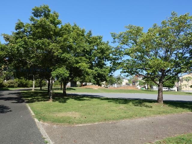 おゆみ野こじろうさく公園(公園)まで10m※公園目の前です。ステキ♡ ボナール