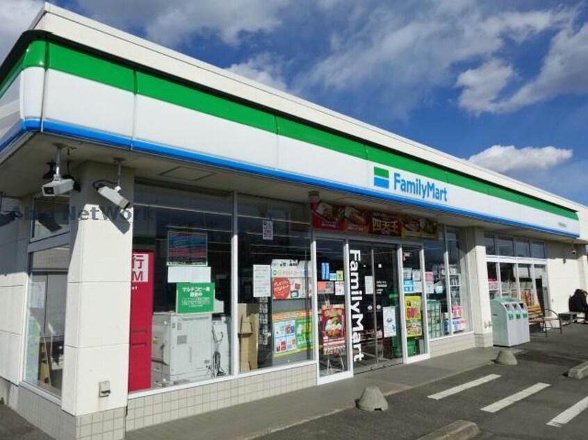 ファミリーマート千葉おゆみ野五丁目店(コンビニ)まで522m リヴェール