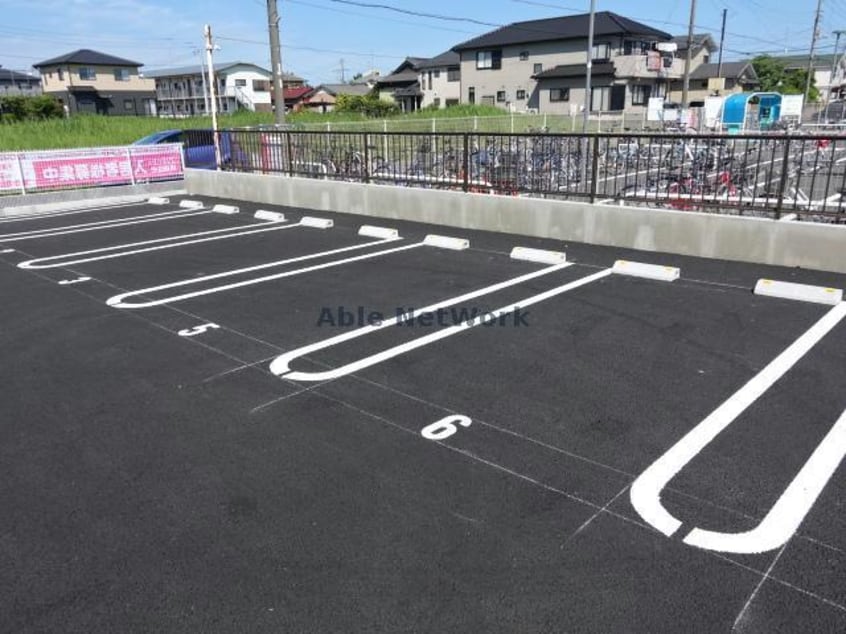 敷地内駐車場 セレーノアキ