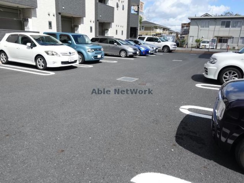 敷地内駐車場 プラーンドルⅡ