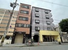 プレスト中加賀屋の外観