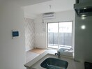 建築中写真★奇数階と偶数階で壁クロスと床の色が異なります★ SOFIA住吉大社