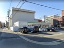 ファミリーマート玉出西店(コンビニ)まで597m ミューズ・ショコラ