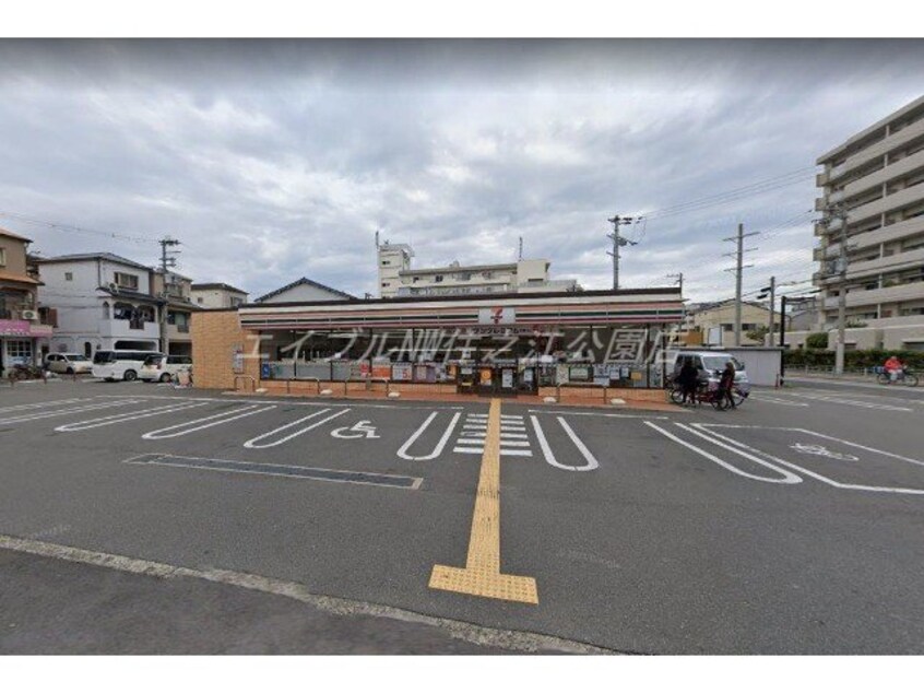 セブンイレブン大阪北島3丁目店(コンビニ)まで22m ウィステリア北島１号館