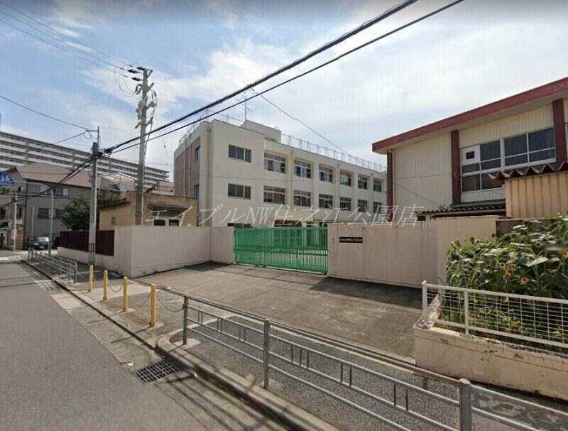 大阪市立加賀屋小学校(小学校)まで232m フランセジュール北加賀屋駅前