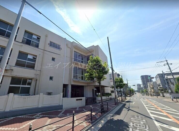 大阪市立依羅小学校(小学校)まで308m コスモコート大南