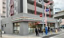 セブンイレブンJR長居駅前店(コンビニ)まで244m クローバー・グランデ長居公園