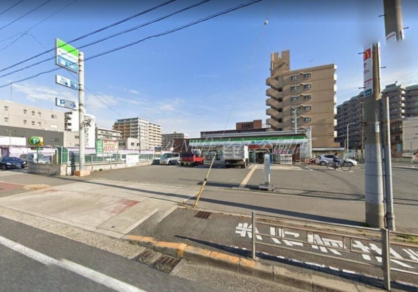 ファミリーマートMYS新北島店(コンビニ)まで429m レオネクスト光荘