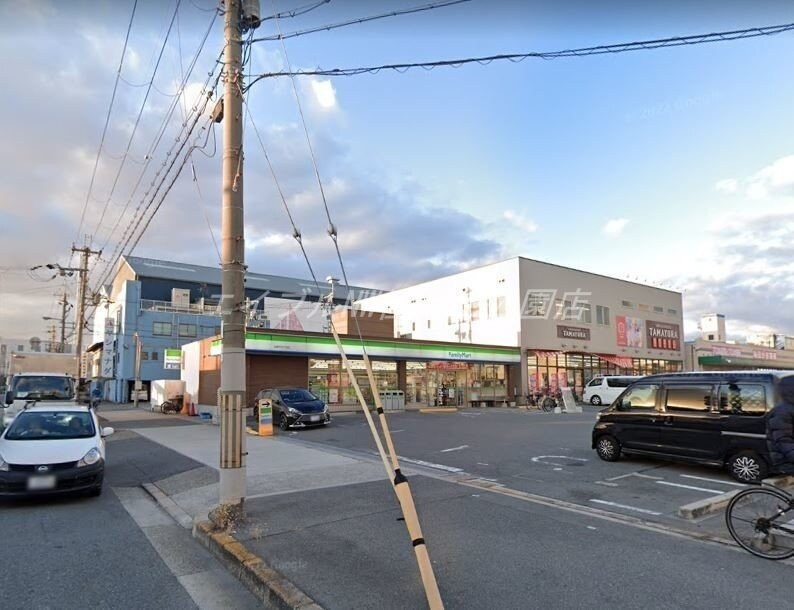 ファミリーマート南津守五丁目店(コンビニ)まで212m アレマーナ北加賀屋