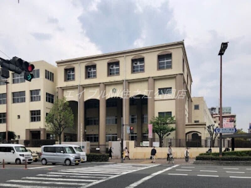 大阪市立長居小学校(小学校)まで345m ヴィラルーチェ