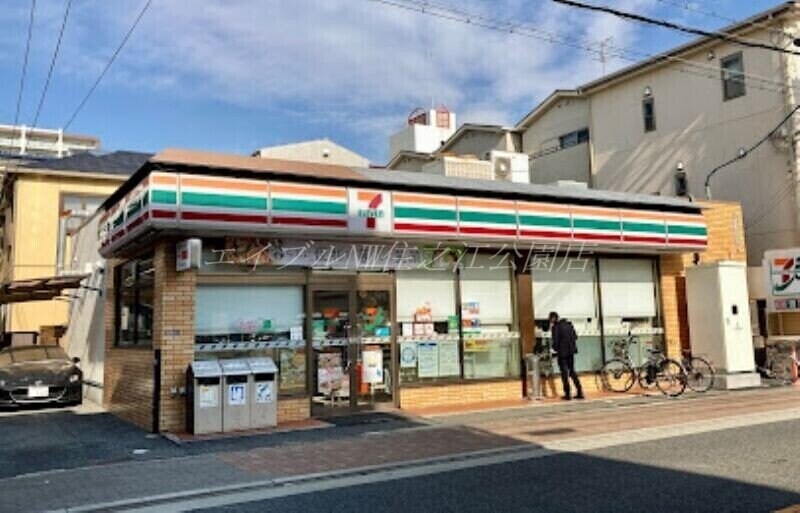 セブンイレブン大阪南住吉2丁目店(コンビニ)まで325m ライフマンション南住吉