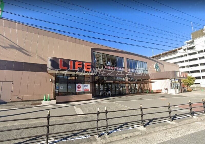 ライフ新北島店(スーパー)まで216m リアライズ住之江公園