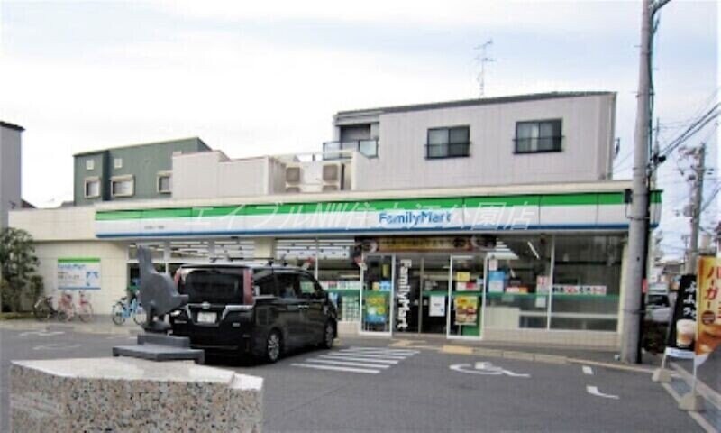 ファミリーマート上住吉二丁目店(コンビニ)まで130m CRASTINE住吉大社