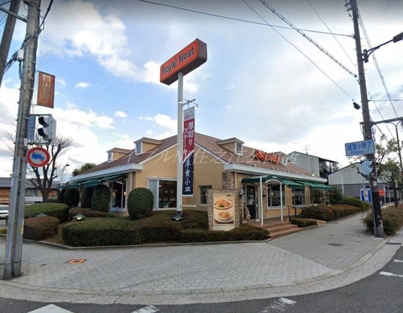 ロイヤルホストおりおの店(その他飲食（ファミレスなど）)まで742m 住之江Ⅰ番館