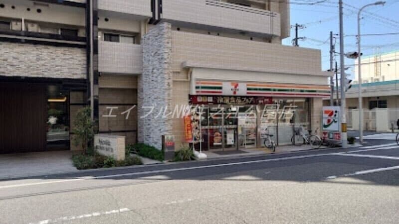 セブンイレブン大阪大国町駅南店(コンビニ)まで762m アルデプラザ