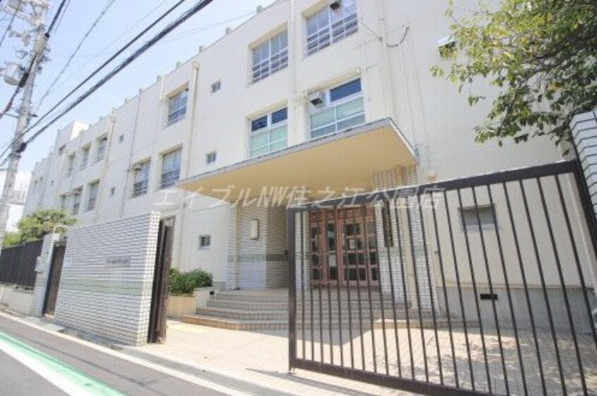 大阪市立まつば小学校(小学校)まで239m Halu花園町