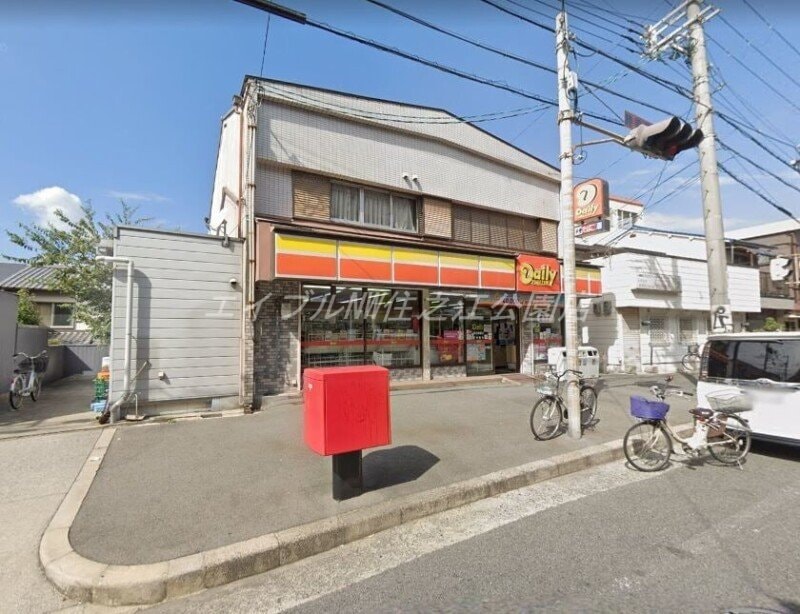 デイリーヤマザキ東加賀屋店(コンビニ)まで485m オクヒラハイツ