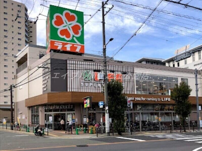 ライフ住吉山之内店(スーパー)まで702m フジパレス杉本町Ⅰ番館