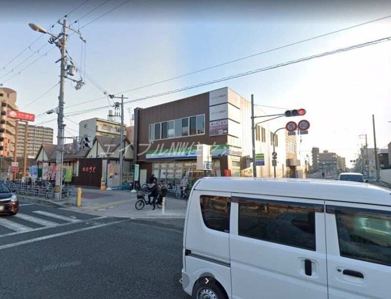 ファミリーマート南加賀屋二丁目店(コンビニ)まで309m LUXENA住之江公園