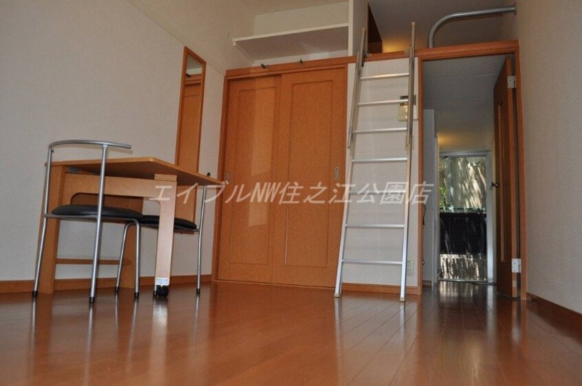  レオパレストラスト