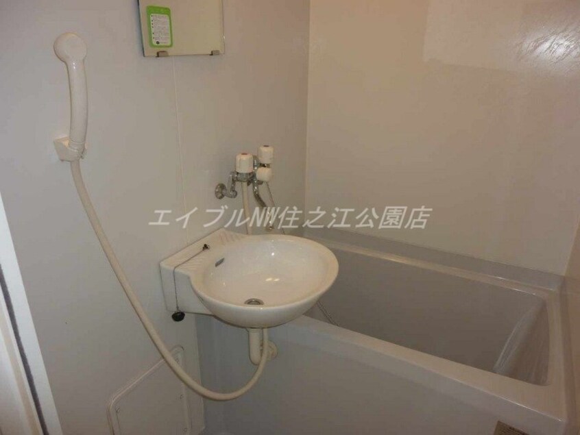  レオパレストラスト