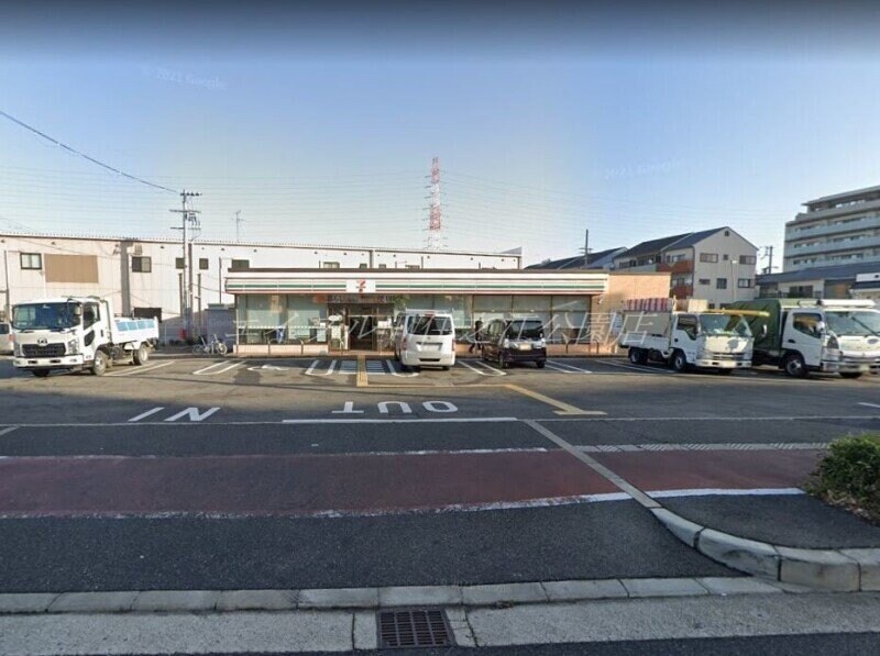 セブンイレブン大阪北島2丁目店(コンビニ)まで319m 北島2丁目テラスハウス