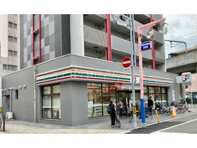 セブンイレブンJR長居駅前店(コンビニ)まで438m オーナーズマンション栄