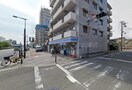 ローソン北加賀屋店(コンビニ)まで340m セラ徳島