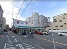 ファミリーマート玉出西二丁目店(コンビニ)まで8m エルパラッツォ玉出