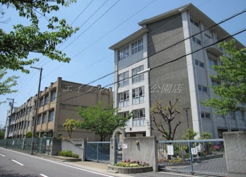 堺市立月州中学校(中学校/中等教育学校)まで882m リベールシティ堺錦之町