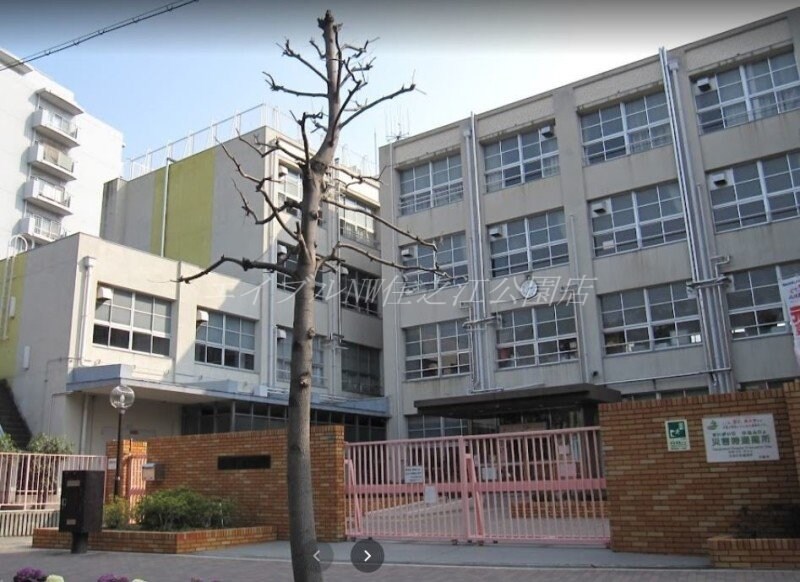 大阪市立南港桜小学校(小学校)まで312m サンフラワーハイツ南港はなのまち住宅31号棟