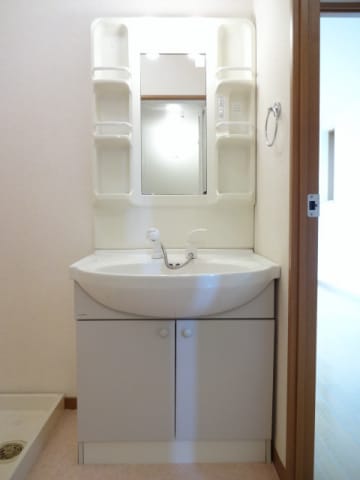  Ｂｅｌｌｅ　Ｓｈｉｎｅ　B