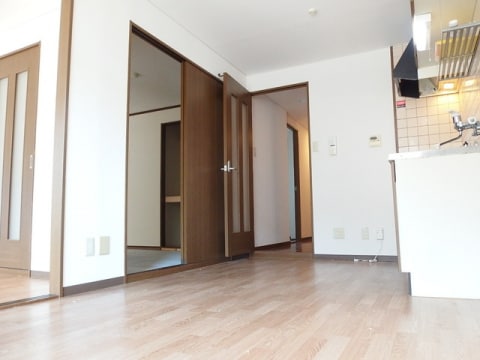  ファミール北川