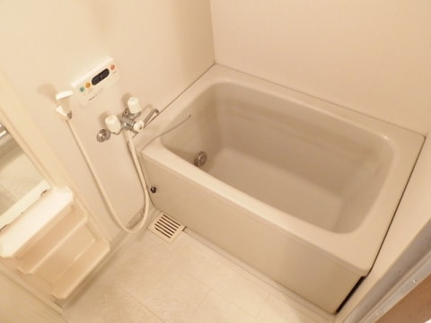  ファミール北川