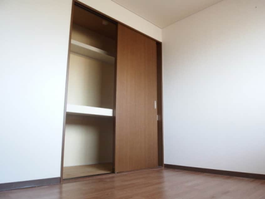  ファミール北川