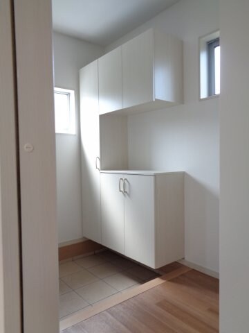  仰木の里東５丁目貸家