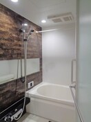  シャーメゾン　ルイ