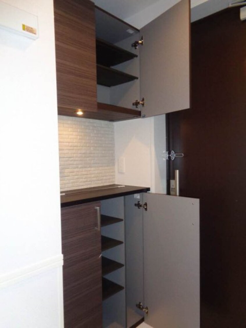  シャーメゾン　ルイ