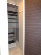  シャーメゾン　ルイ