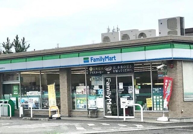 コンビニまで300m※ファミリーマート　草津橋岡町店 ｂｏｎｃｏｕｒａｇｅ