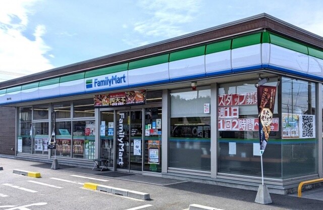 コンビニまで700m※ファミリーマート　栗東小野店 梅ノ木ハイツ