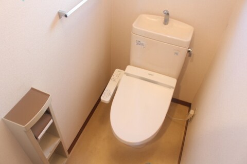  シャーメゾン　リーリエ