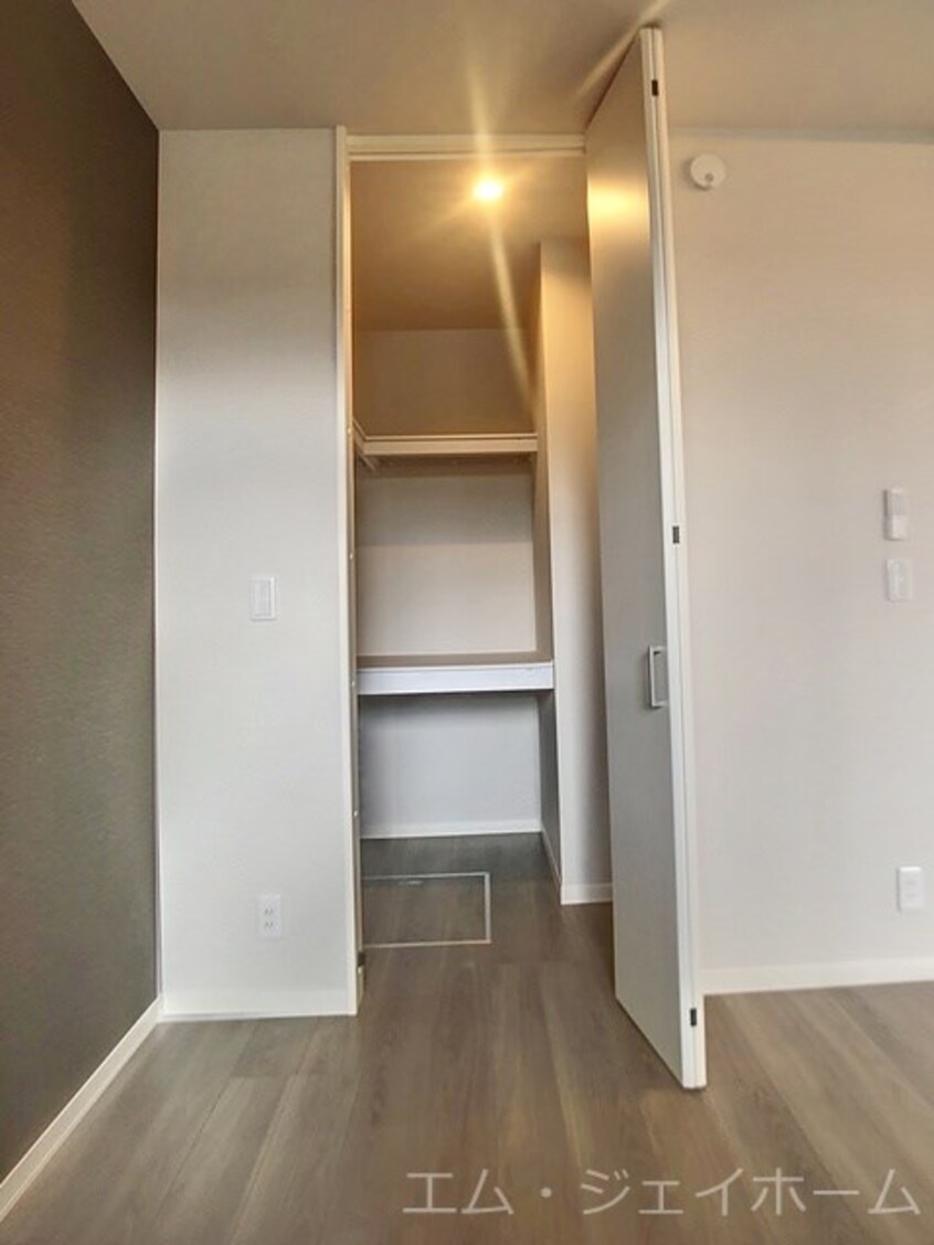  シャーメゾン　宇賀野