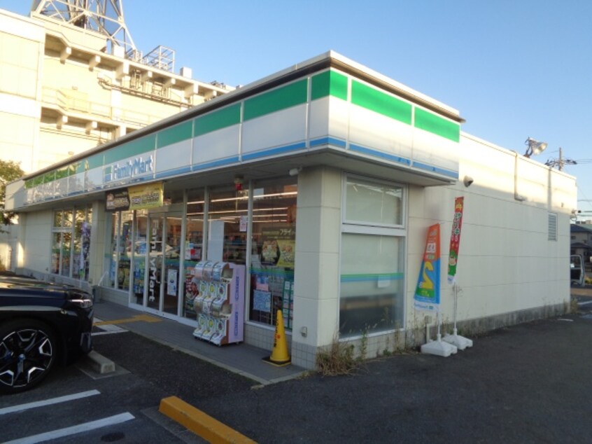 コンビニまで200m※ファミリーマート　近江八幡中村町店 リリックス ブルー　Ａ棟