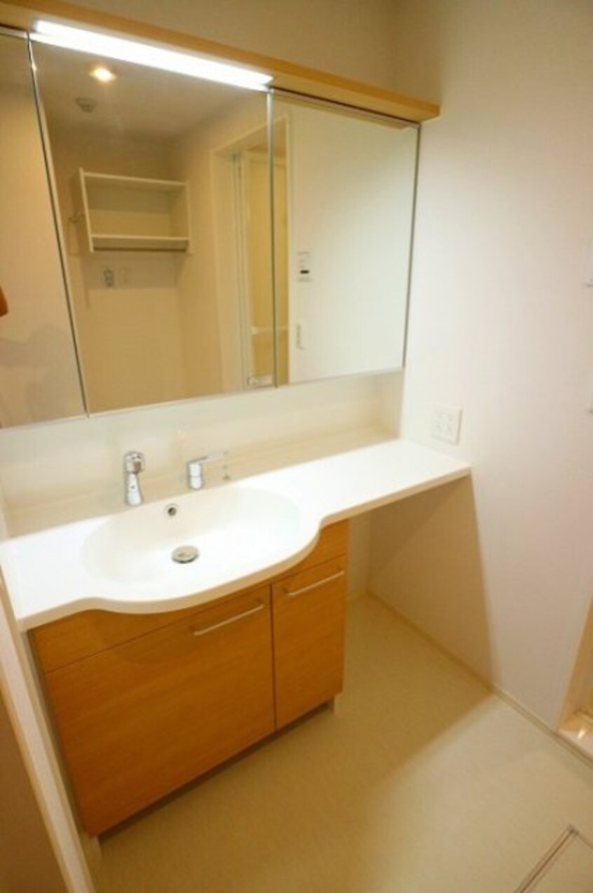  ヴィラ　シャルマン