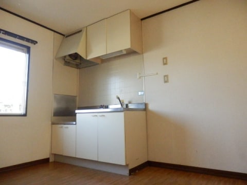  メゾンファミールA