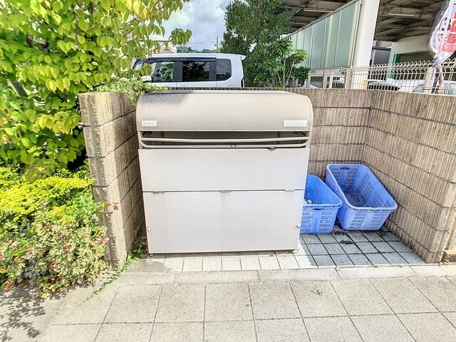  アトリエール駅東