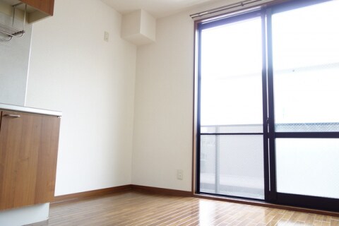  ファミールコート