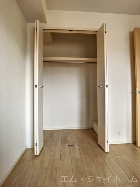  モンターニュ　リーヴル