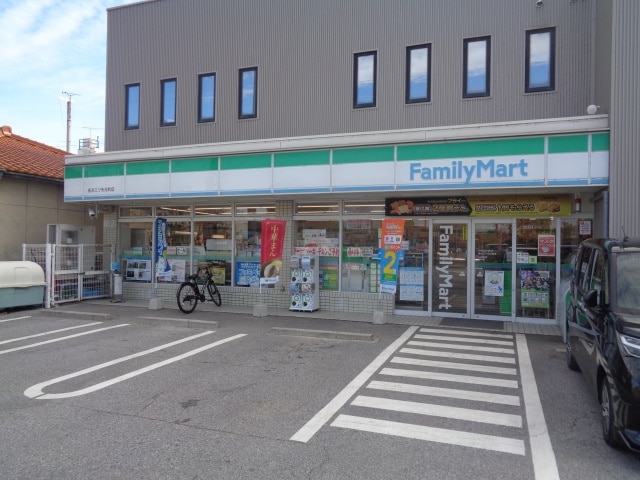 コンビニまで700m※ファミリーマート　長浜三ツ矢元町店 カンパニュラ